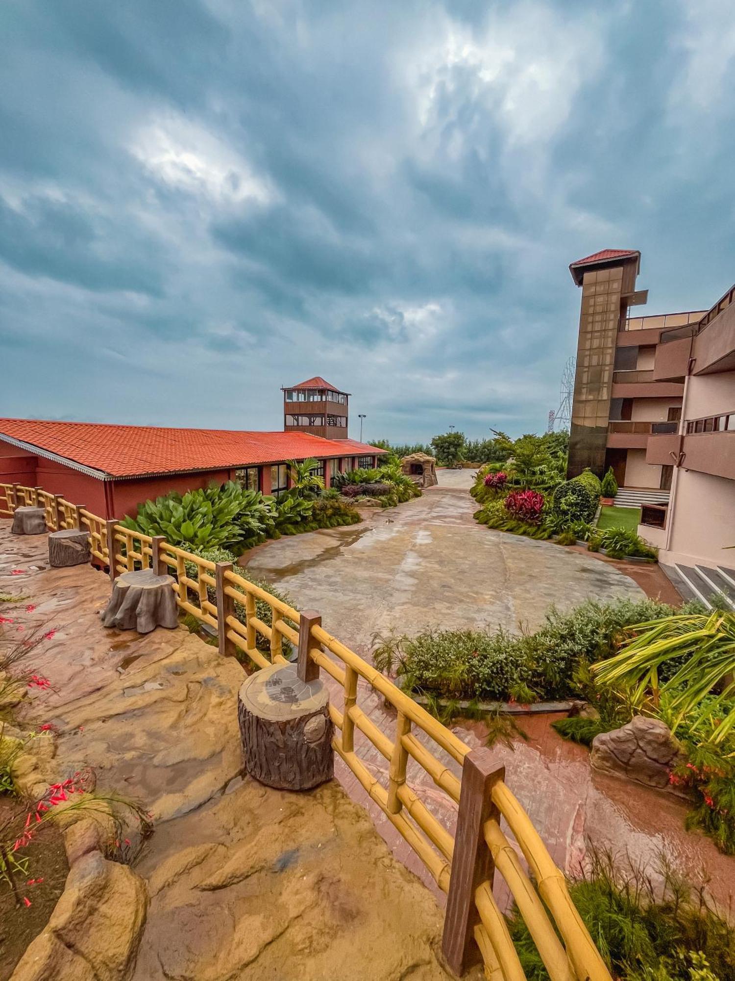 Uruli Kānchān Regenta Bharti Amusement & Adventure Resort Pune, Urulikanchan מראה חיצוני תמונה
