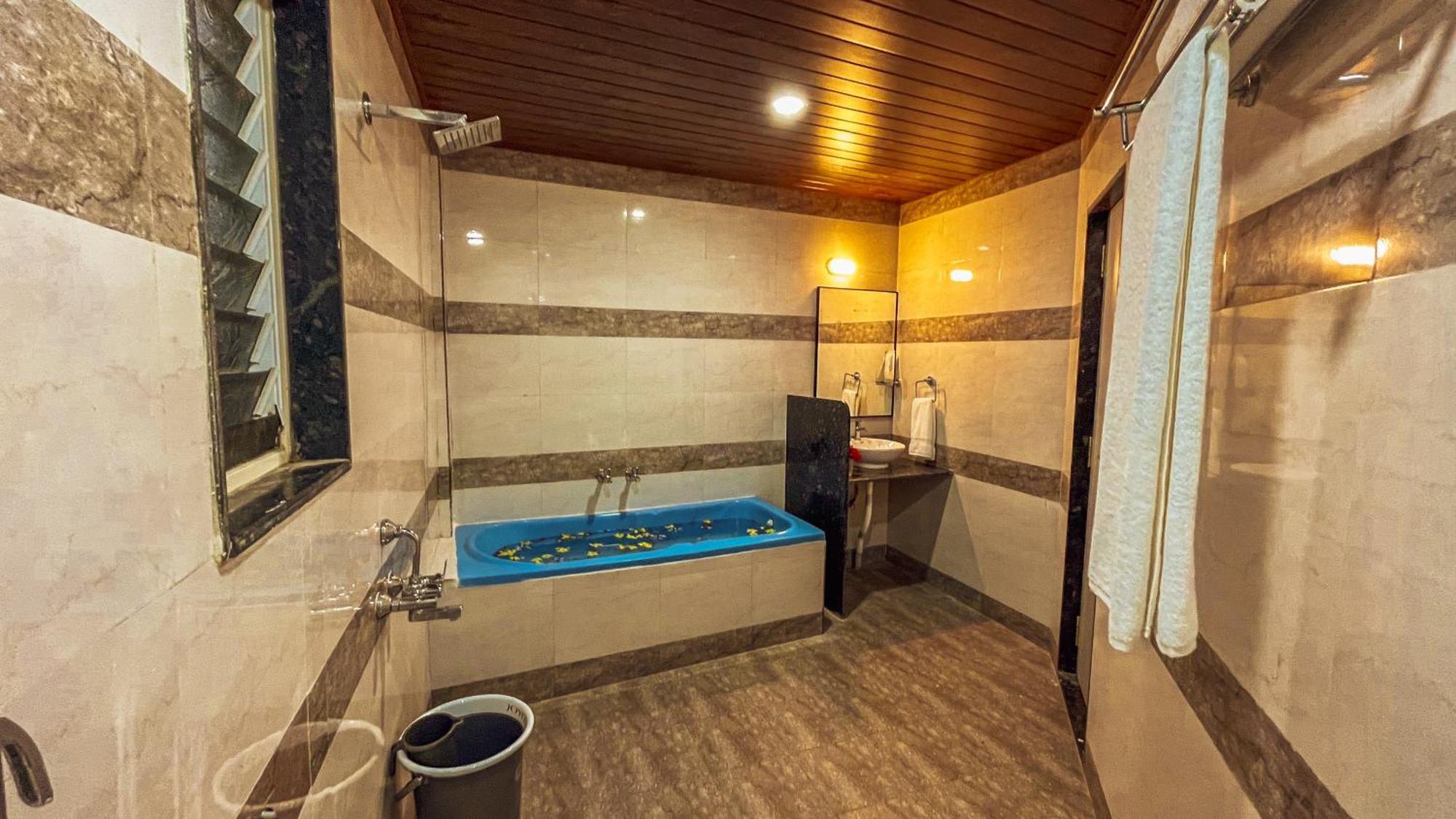 Uruli Kānchān Regenta Bharti Amusement & Adventure Resort Pune, Urulikanchan מראה חיצוני תמונה